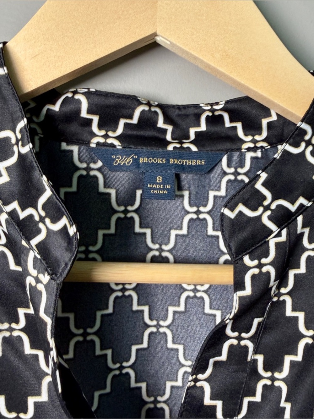 Brooks Brothers “346” Satin Geo Print Blouse Preppy | Black & White | Size 8 - Picture 3 of 7